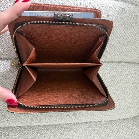 Rare! Louis Vuitton wallet/passport holder - Picture 4 of 11